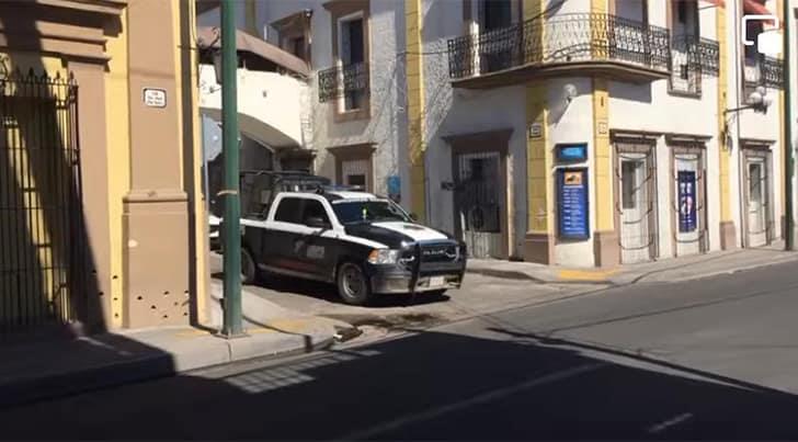 Despojan bolso a mujer con 18 mil pesos en efectivo en la colonia Centro