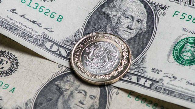 Precio del dólar abre la jornada del viernes en 17.13 pesos