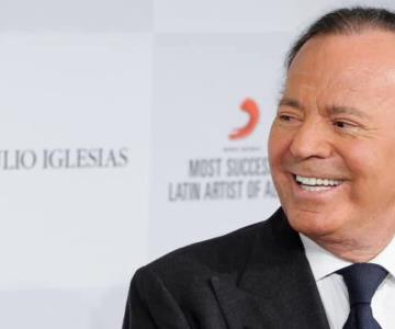 Julio Iglesias desmiente falsos rumores sobre su estado de salud