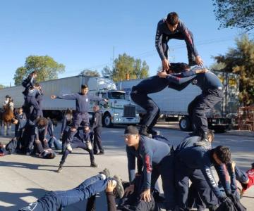 Cibuta se adelanta con desfile revolucionario