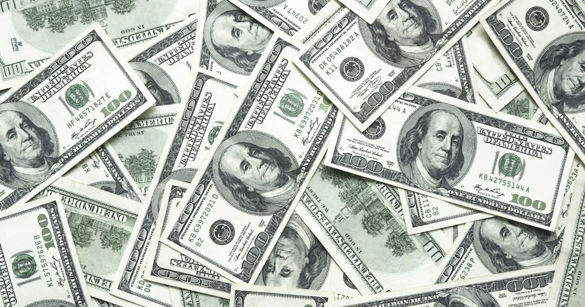 Precio del dólar abre en 19.56 pesos al mayoreo este jueves