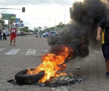 Embajada pide a mexicanos que se alejen de las protestas en Bolivia