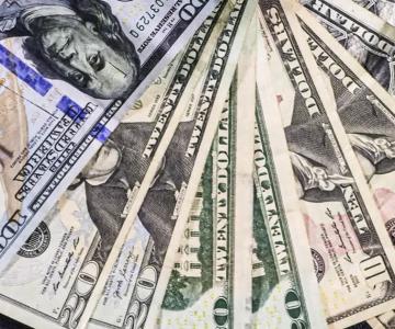 Peso cede terreno ante el dólar luego de tres días de plusvalía: $17.83