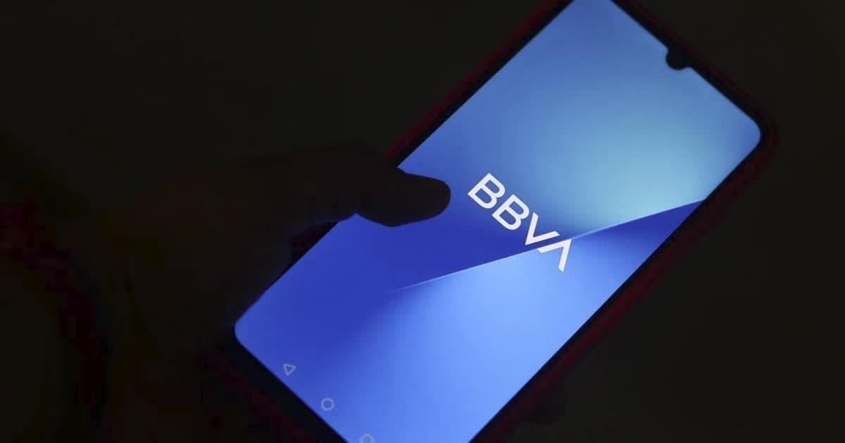 Clientes de BBVA México reportan fallas en app y cajeros automáticos