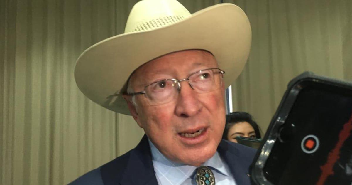 Ken Salazar regresa a Palacio Nacional para encuentro con empresarios