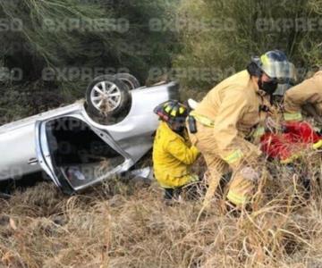 Vuelca auto sobre barranco al norte de Hermosillo; hay 4 lesionadas