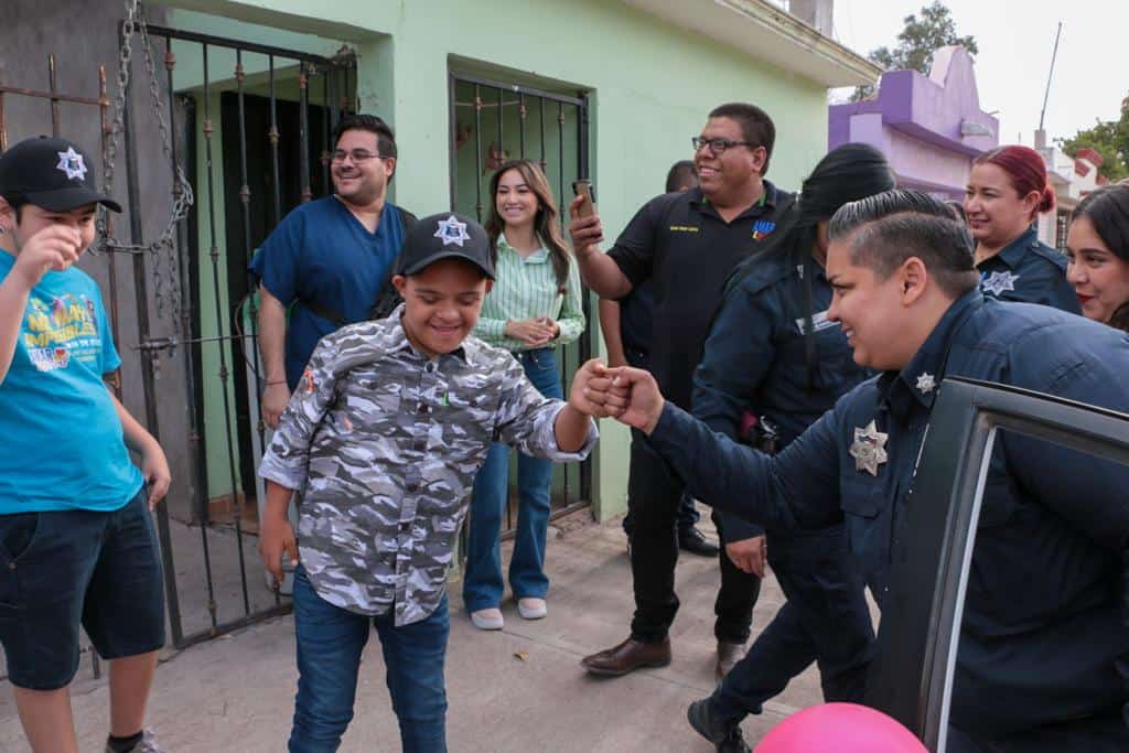 Menores con cáncer cumplen su sueño y se vuelven policías por un día