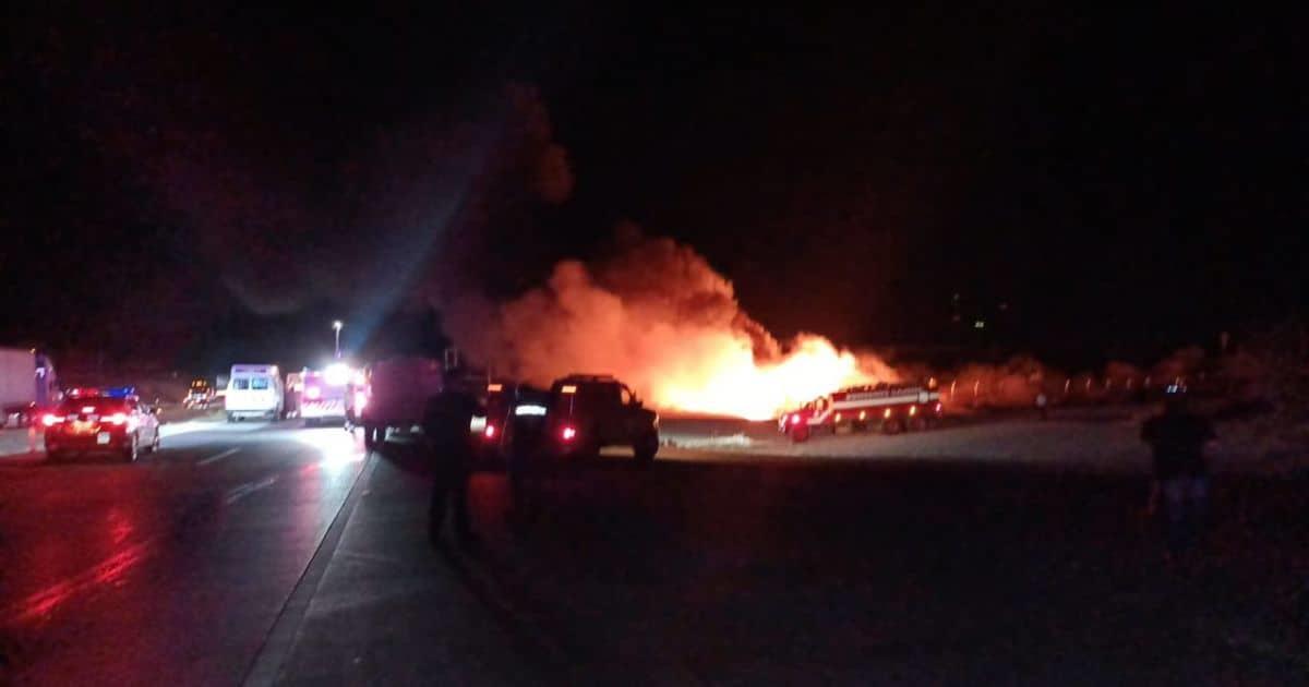 Combaten fuerte incendio en Loma de Guamúchil, Cajeme