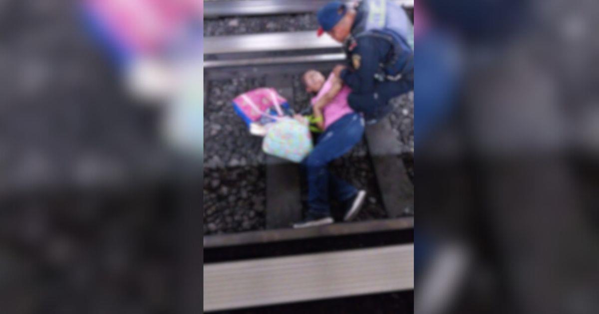 Mujer adulta cae desmayada a las vías del Metro de CDMX