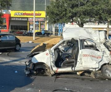 Mueren 2 personas y 8 más lesionados por choque múltiple en Monterrey