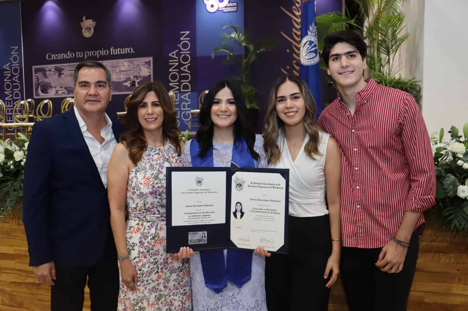 Culminan su educación profesional en el Tec de Monterrey