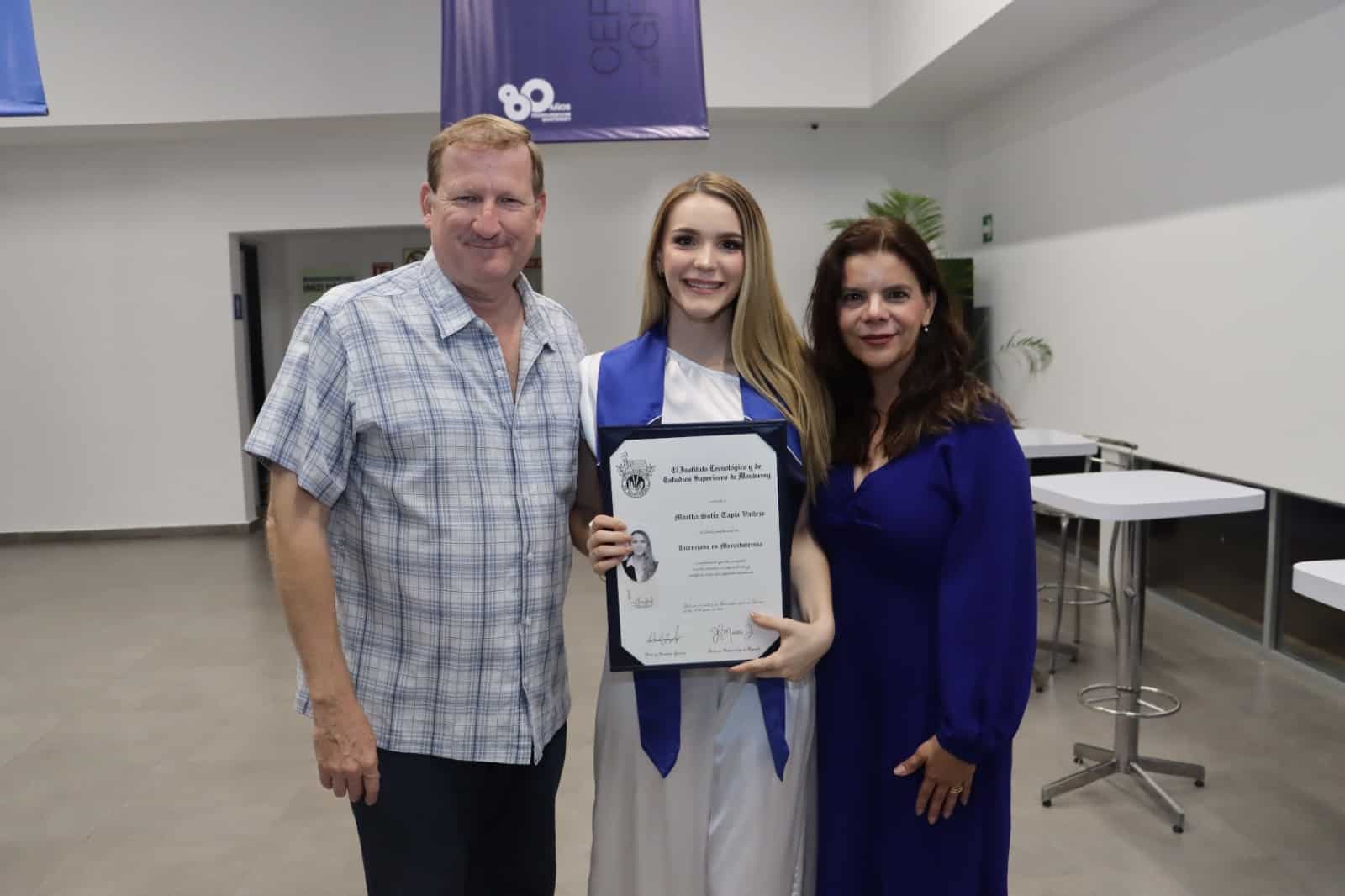 Culminan su educación profesional en el Tec de Monterrey