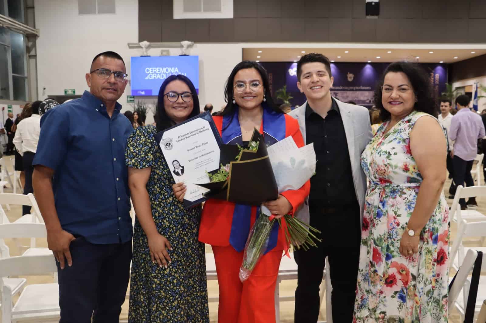 Culminan su educación profesional en el Tec de Monterrey