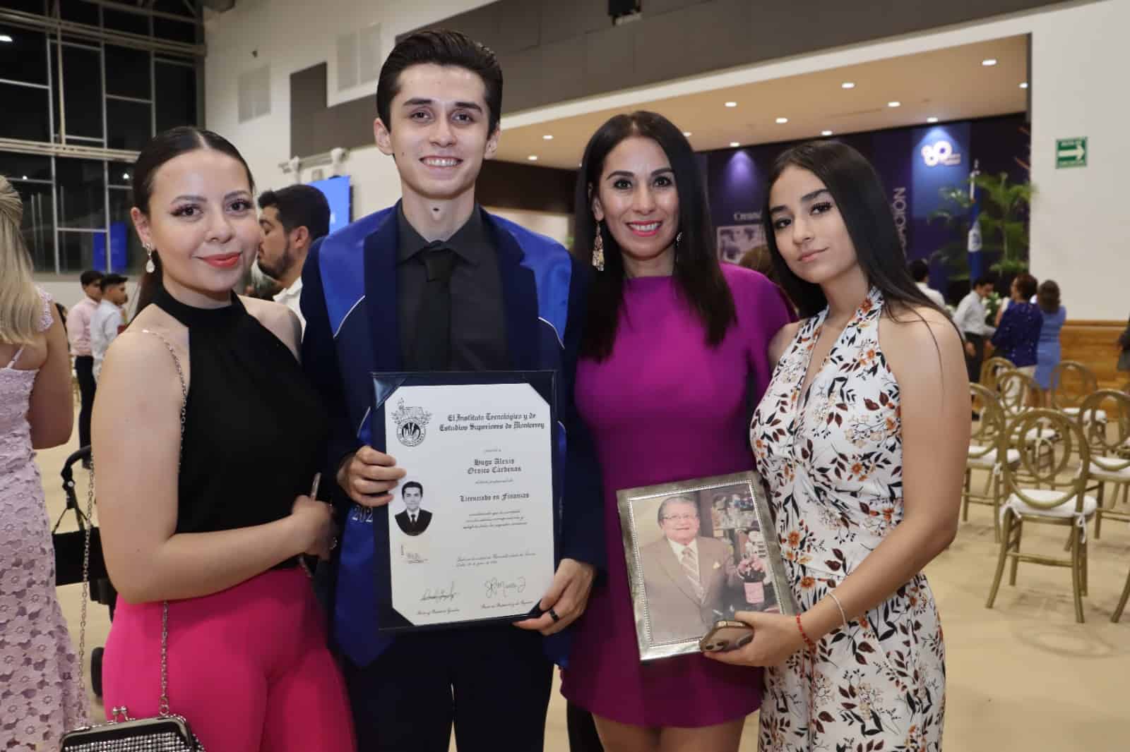 Culminan su educación profesional en el Tec de Monterrey