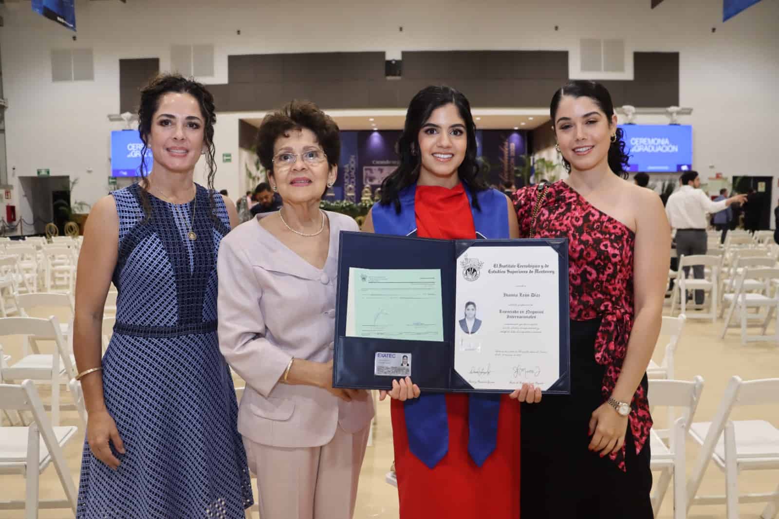 Culminan su educación profesional en el Tec de Monterrey