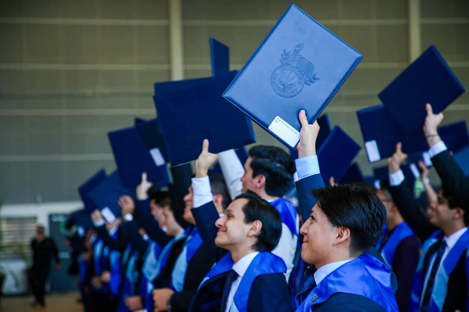 Culminan su educación profesional en el Tec de Monterrey