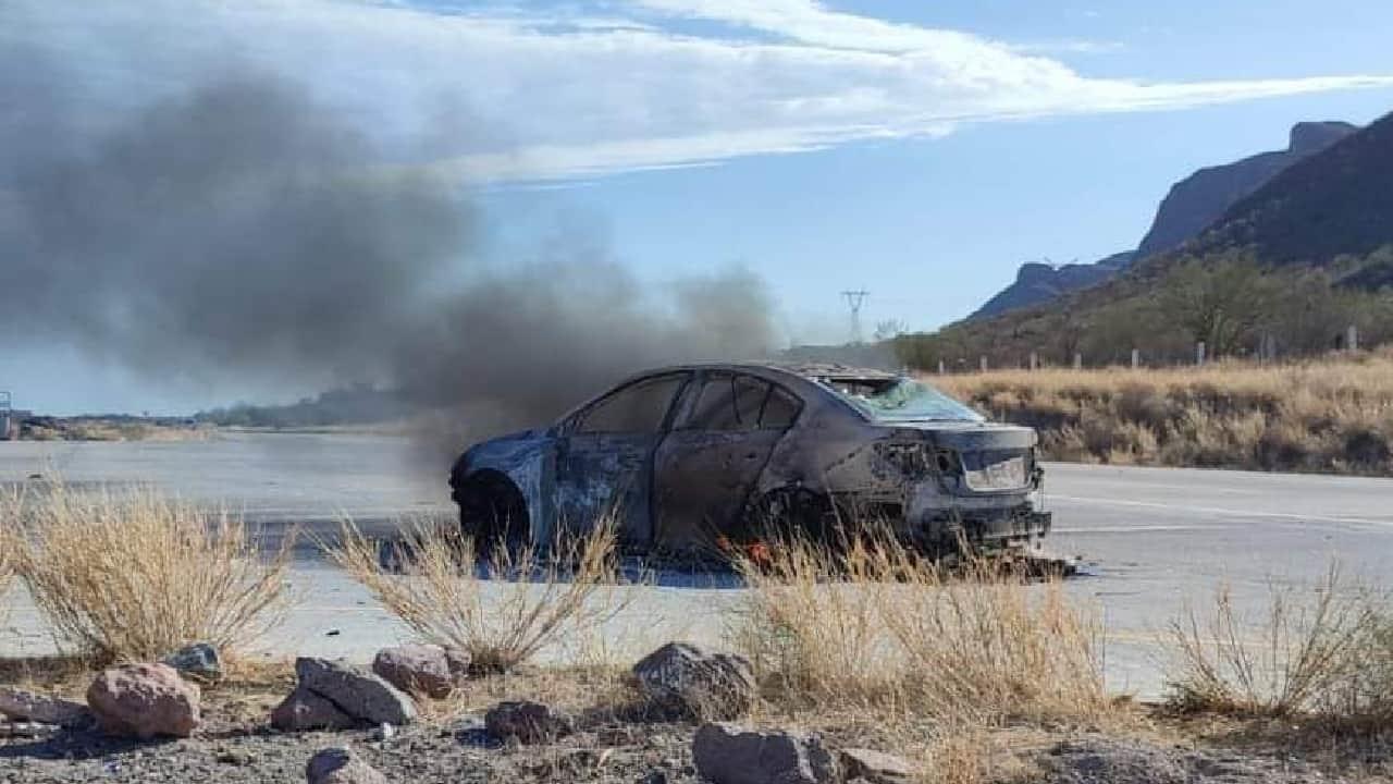 Se incendia auto en la carretera Hermosillo-Guaymas; tuvo pérdida total