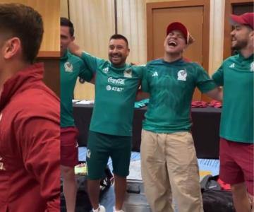 Selección Mexicana recibe visita de Eduin Caz y canta junto a Israel Reyes