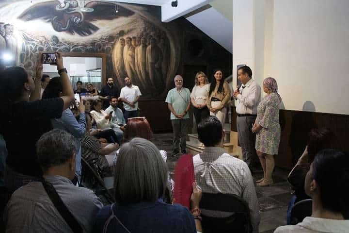 Develan placa del mural ‘Pioneros’ de Héctor Martínez Arteche