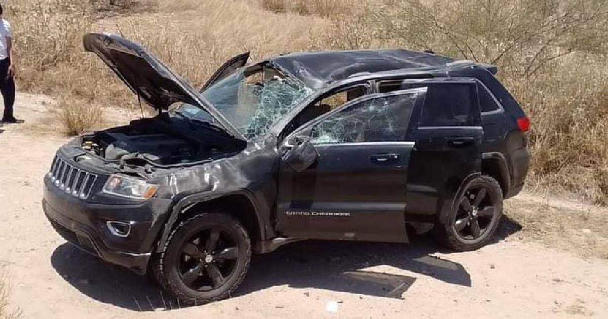 Camioneta a exceso de velocidad termina volcada en Hermosillo-Sahuaripa