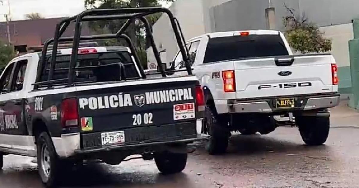 Cae primer conductor por cruzar arroyo de calle Tecnológico en Nogales