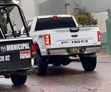 Cae primer conductor por cruzar arroyo de calle Tecnológico en Nogales