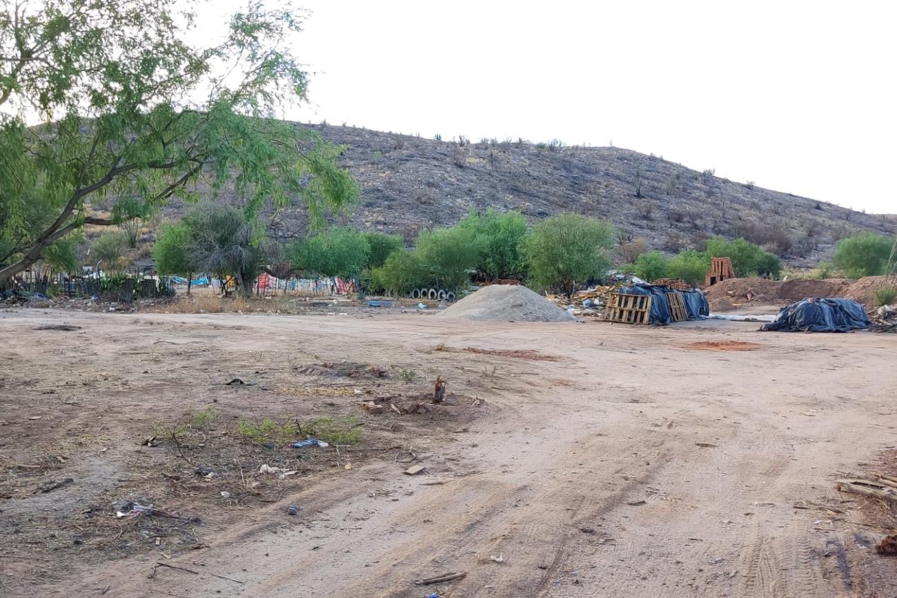 Localizan a hombre sin vida; presuntamente sufrió golpe de calor