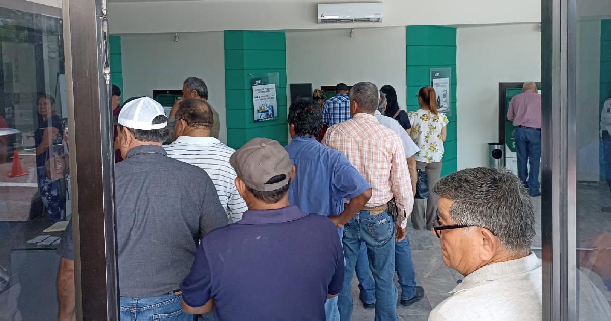 Reportan navojoenses excesivos cobros en el recibo de la luz