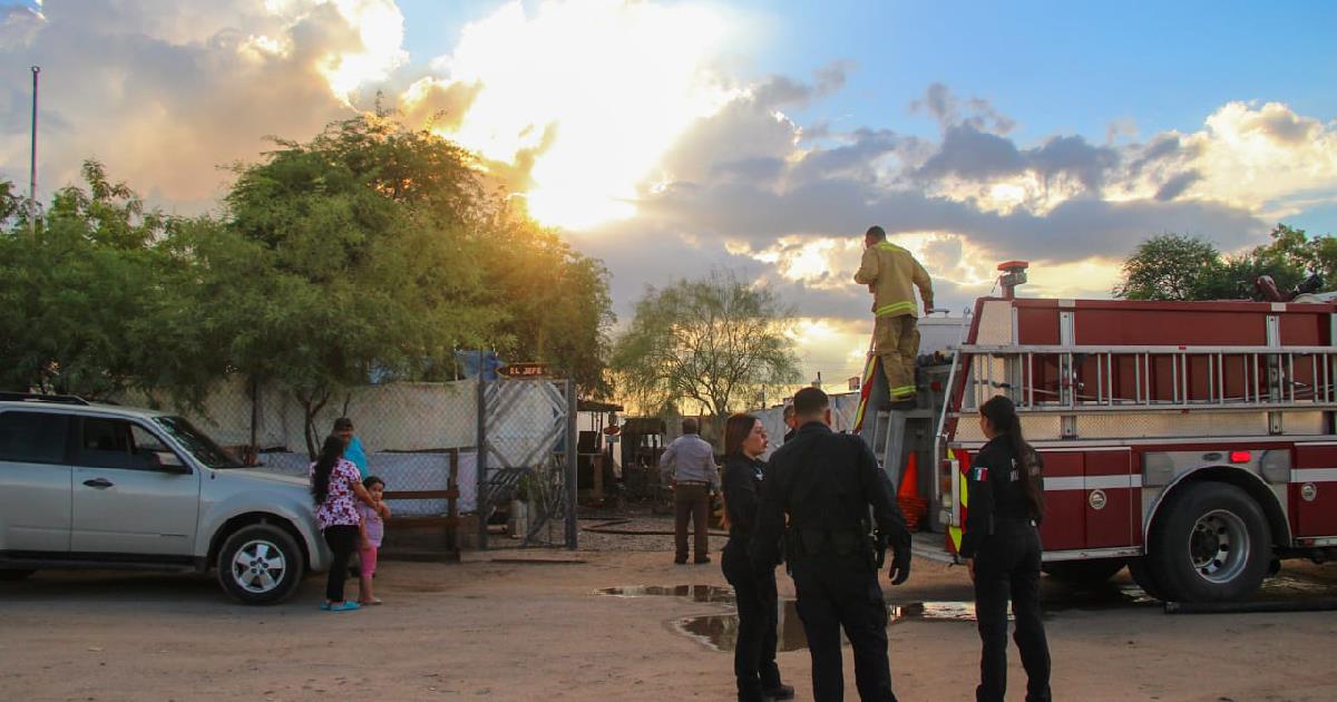 Incendio consume palapa de un restaurante de mariscos