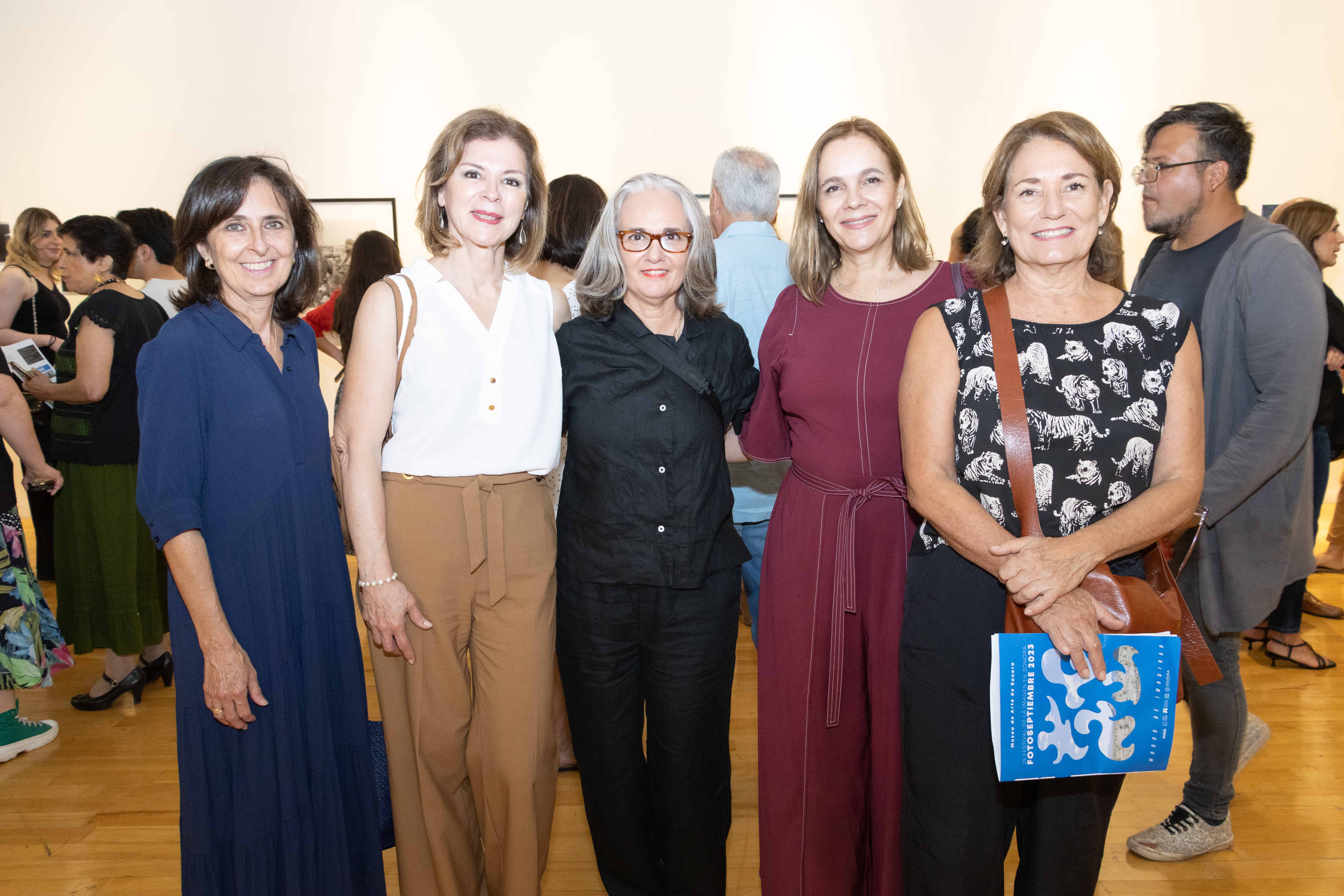 Gran inauguración de exposición colectiva en Musas