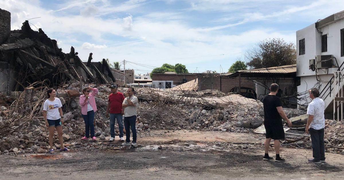 Al menos 3 personas con quemaduras en incendio de bodega, reportan vecinos