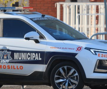 Detienen a hombre con auto robado en la colonia Solidaridad