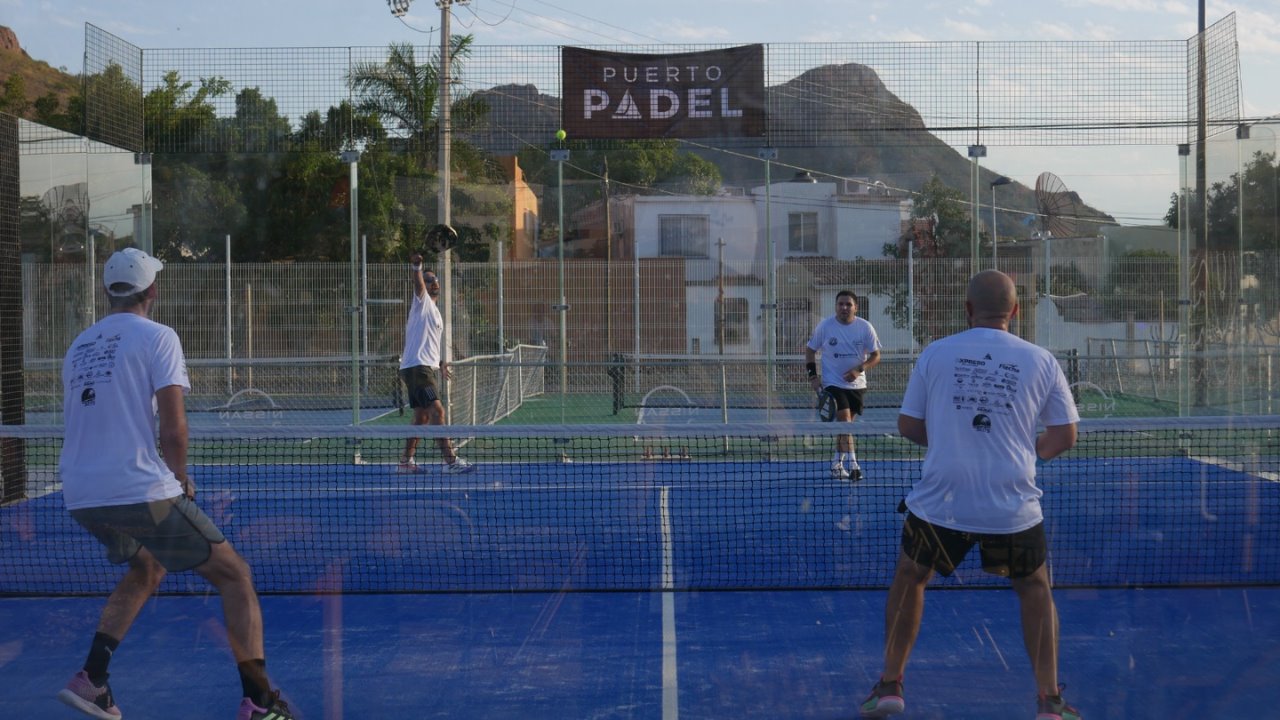 Premian a los mejores del torneo Flecha Puerto Padel en Guaymas