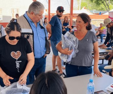 Anuncian sedes y fechas para entrega de uniformes escolares en Hermosillo