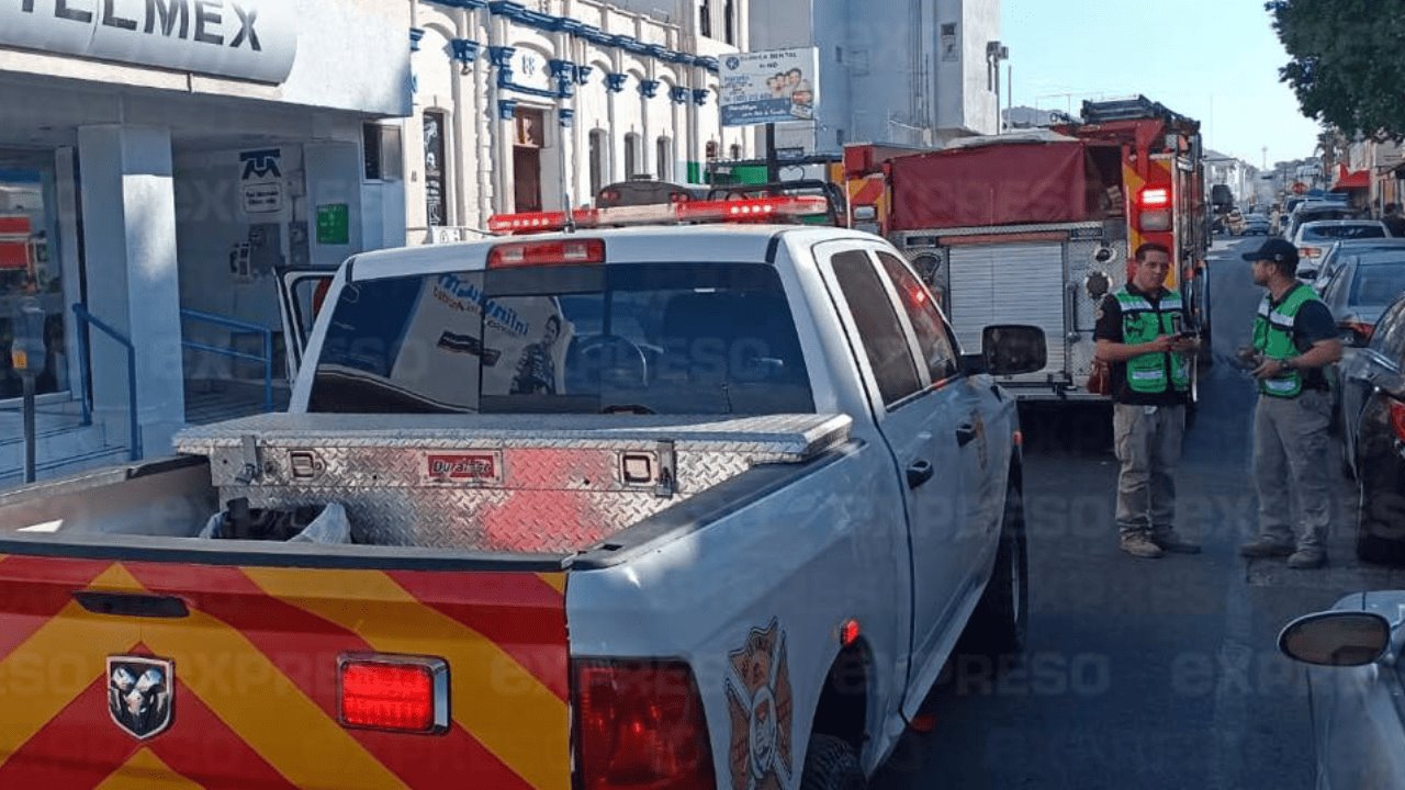 Evacúan a trabajadores de empresa telefónica por conato de incendio