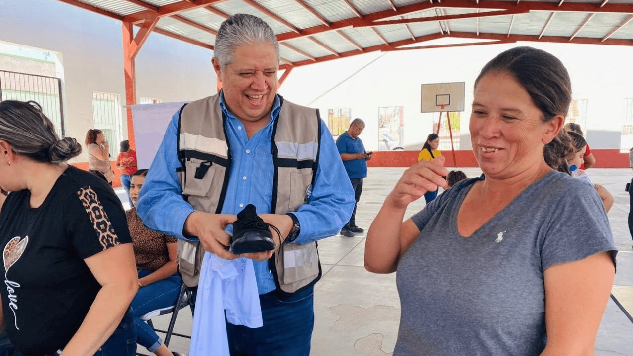 Estos días entregarán uniformes escolares gratuitos en Hermosillo y Cajeme