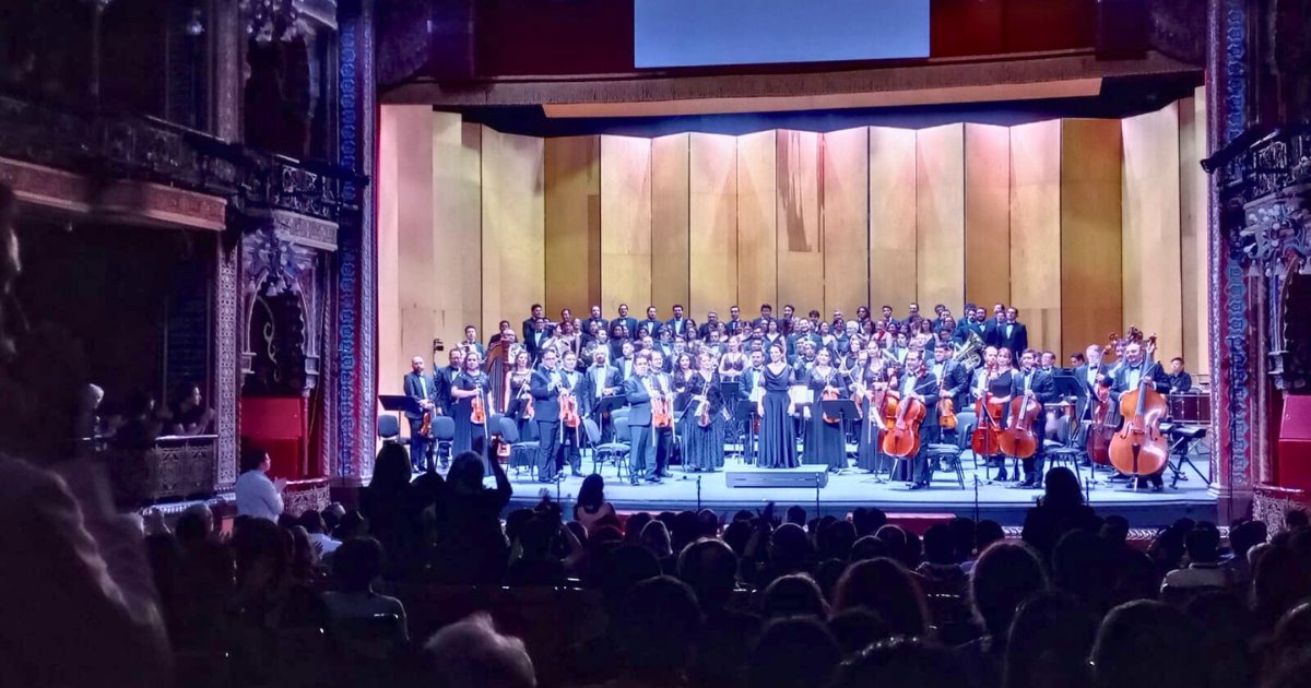 Orquesta Filarmónica de Sonora engalana el Teatro Juárez en el Cervantino