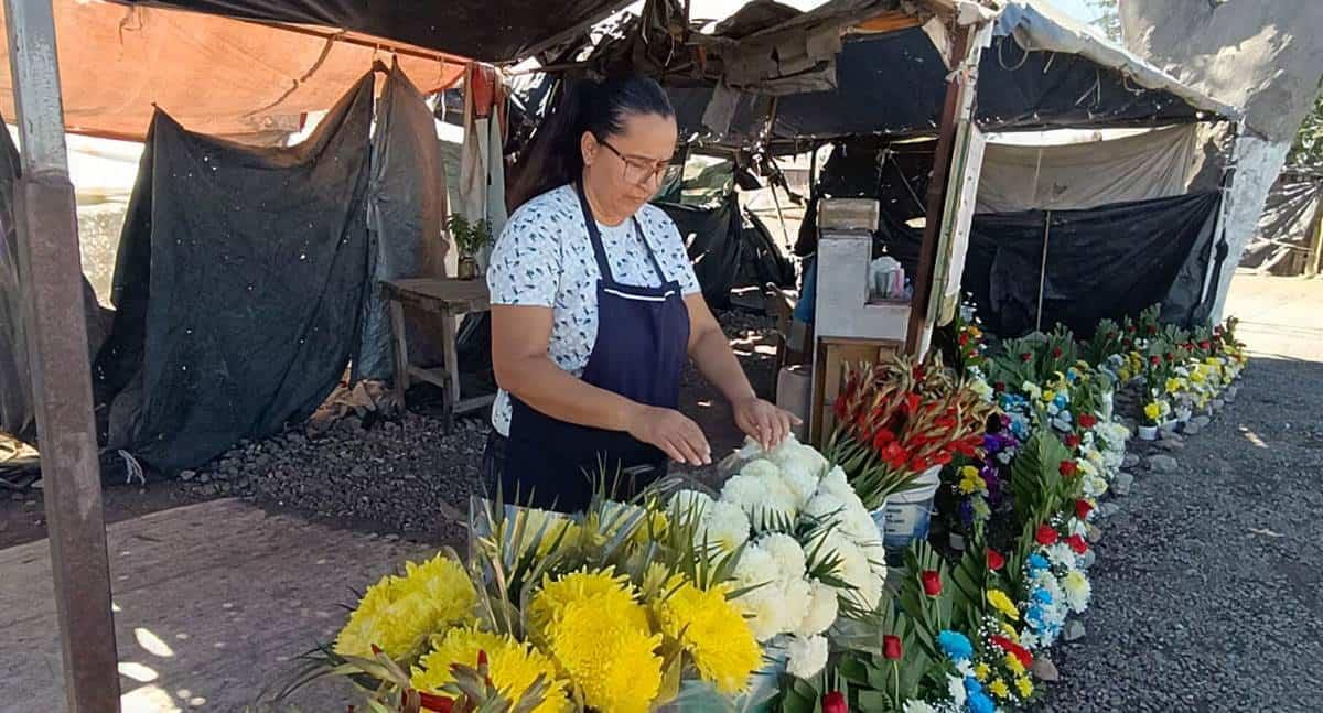 Comienzan las ventas de flores por el Día de Muertos