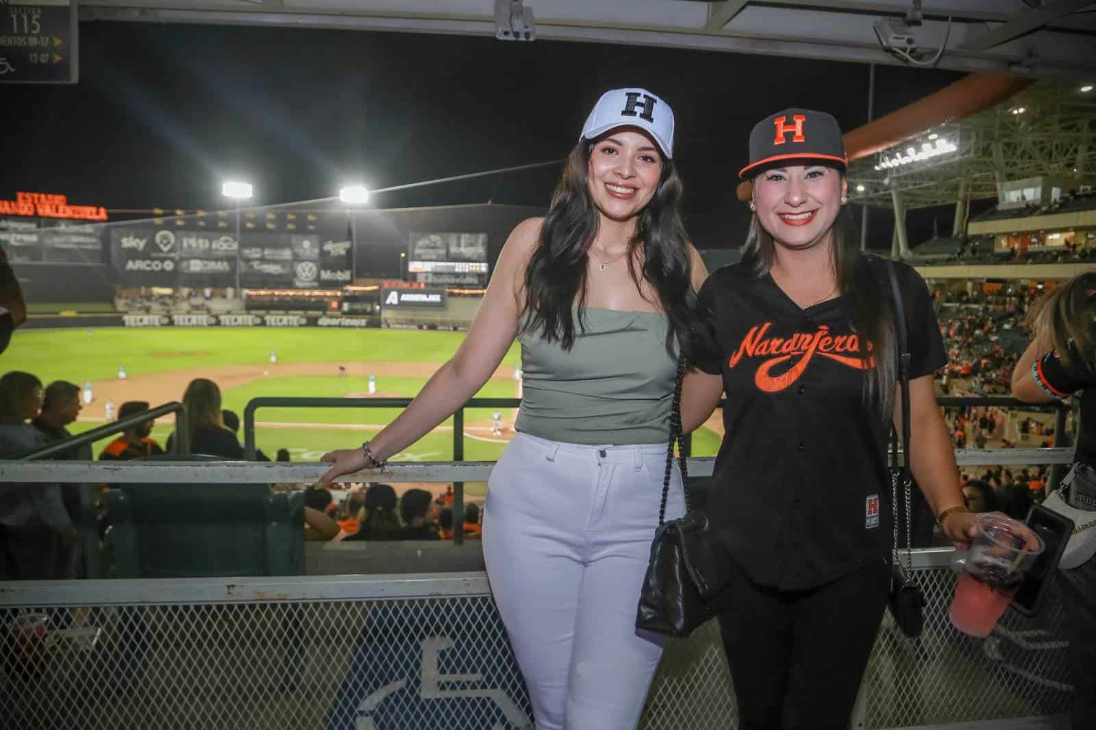 Viven la emoción del beisbol en el estadio Fernando Valenzuela