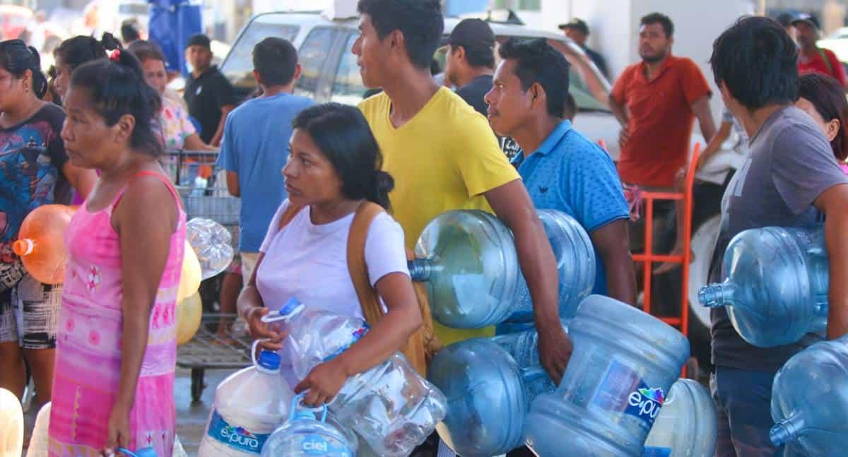 Marina monta un oasis en el Puerto Marqués para ayudar a damnificados