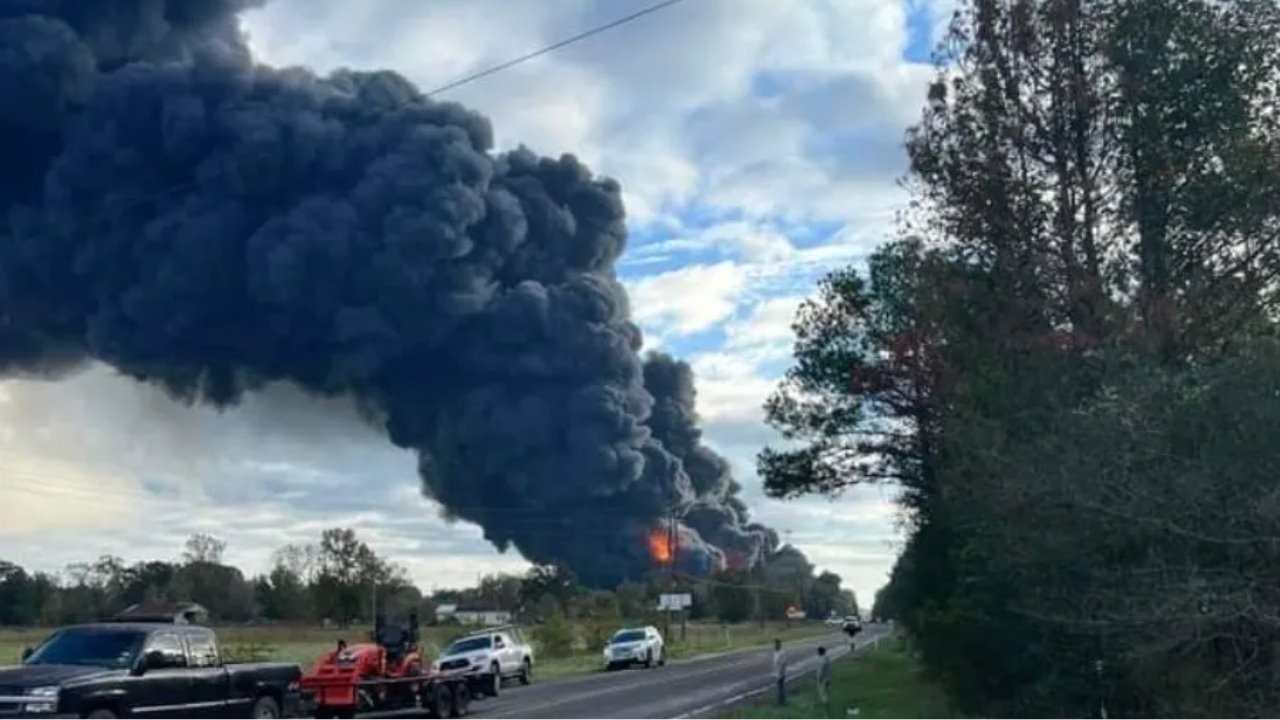 Explosión de planta química en Texas provoca incendio y evacuaciones