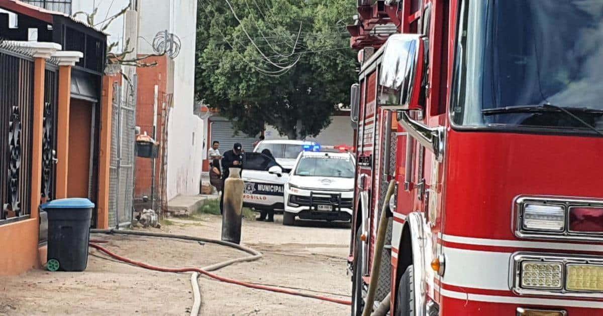 Fuga en tambo de gas provoca incendio de un automóvil en colonia San Luis