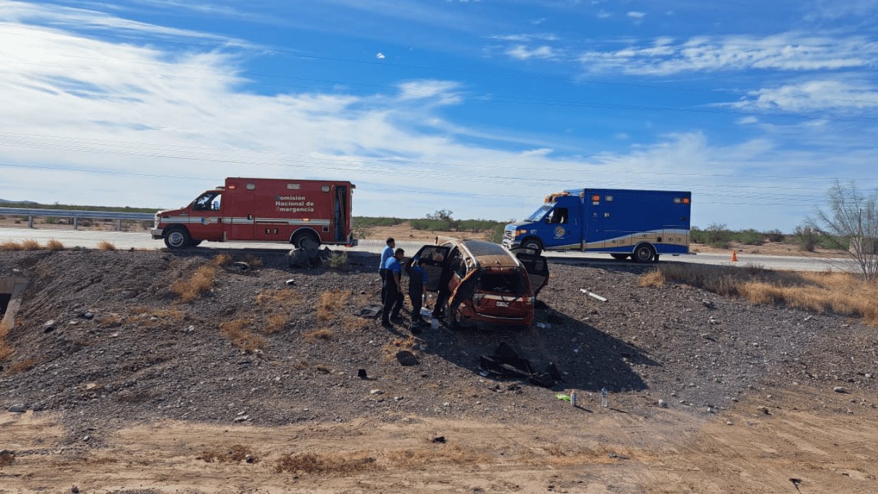 Tres adultos y un menor resultaron lesionados tras volcamiento en Empalme