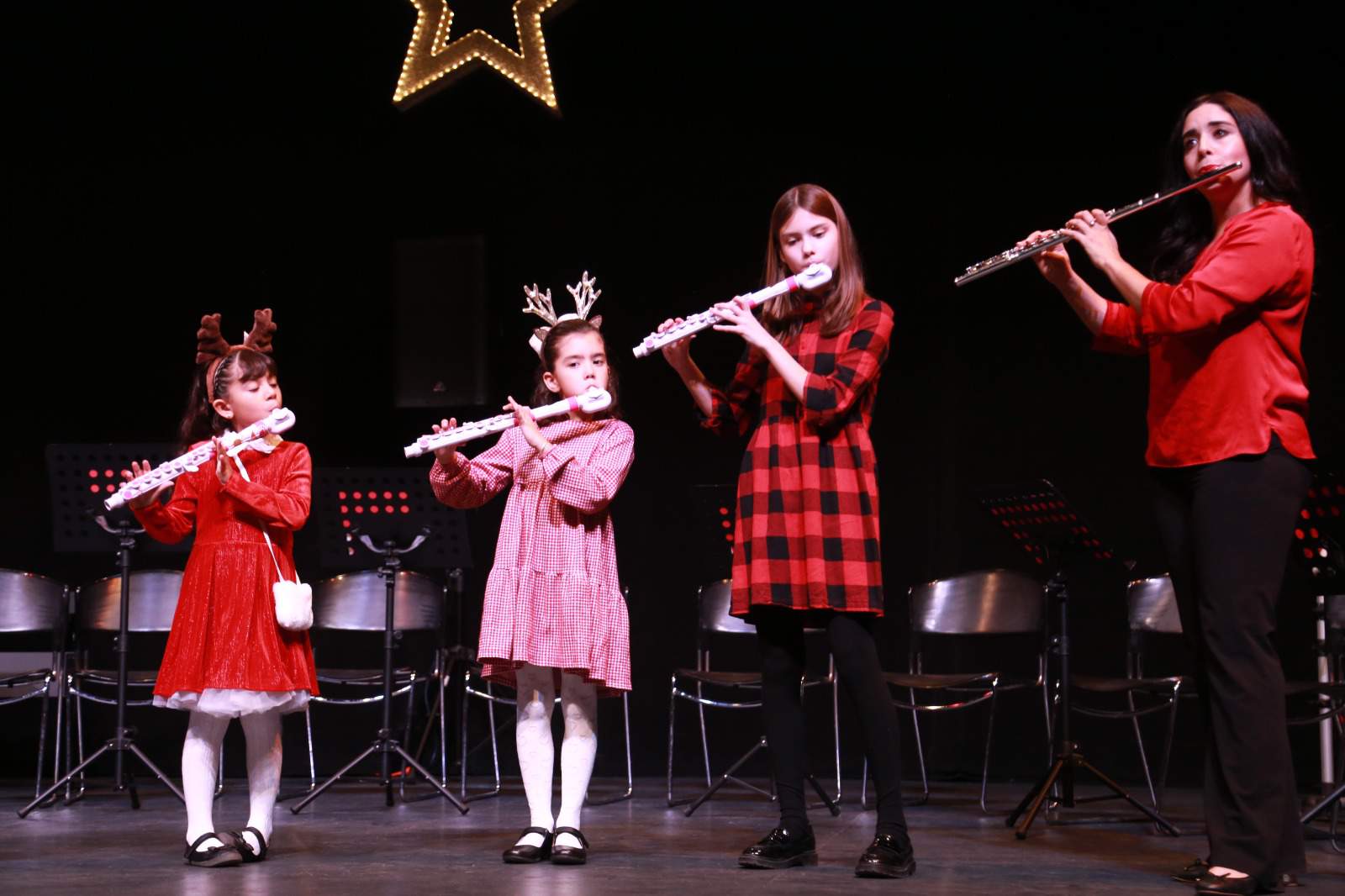 Recital Navideño Thezia Noche de música y alegría