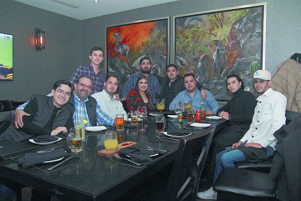 Estupenda cena con amigos en Mochomos Fusión Sonorense