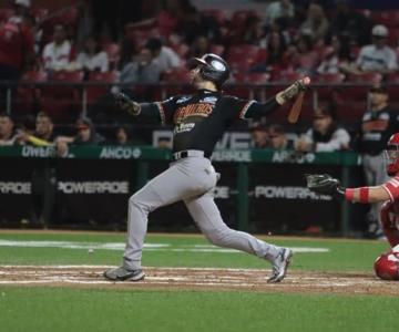 Naranjeros dan blanqueada a Venados en el primero de la serie