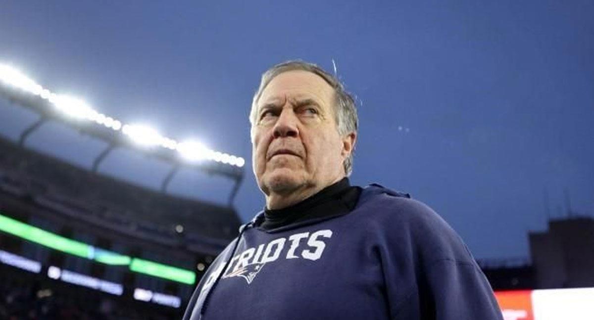 Bill Belichick deja de ser entrenador de los Patriotas