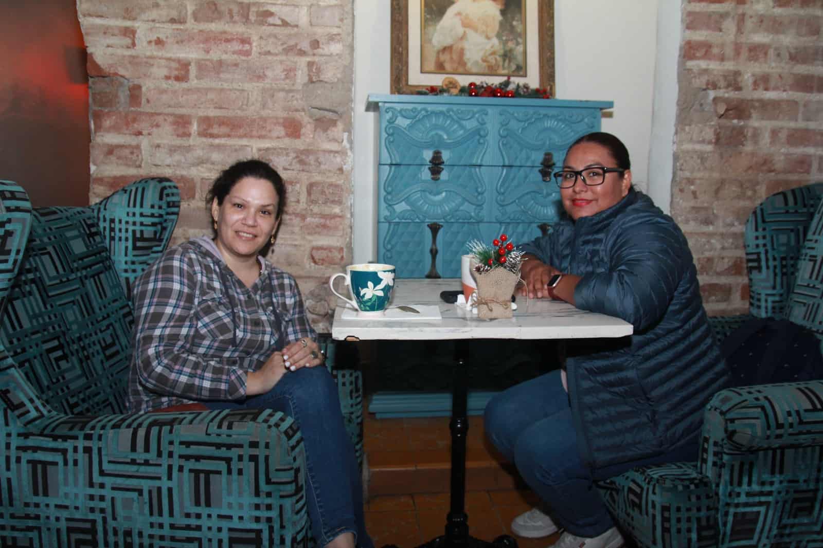 Amena convivencia con amigos en Casa Garmendia, Café y Churrería