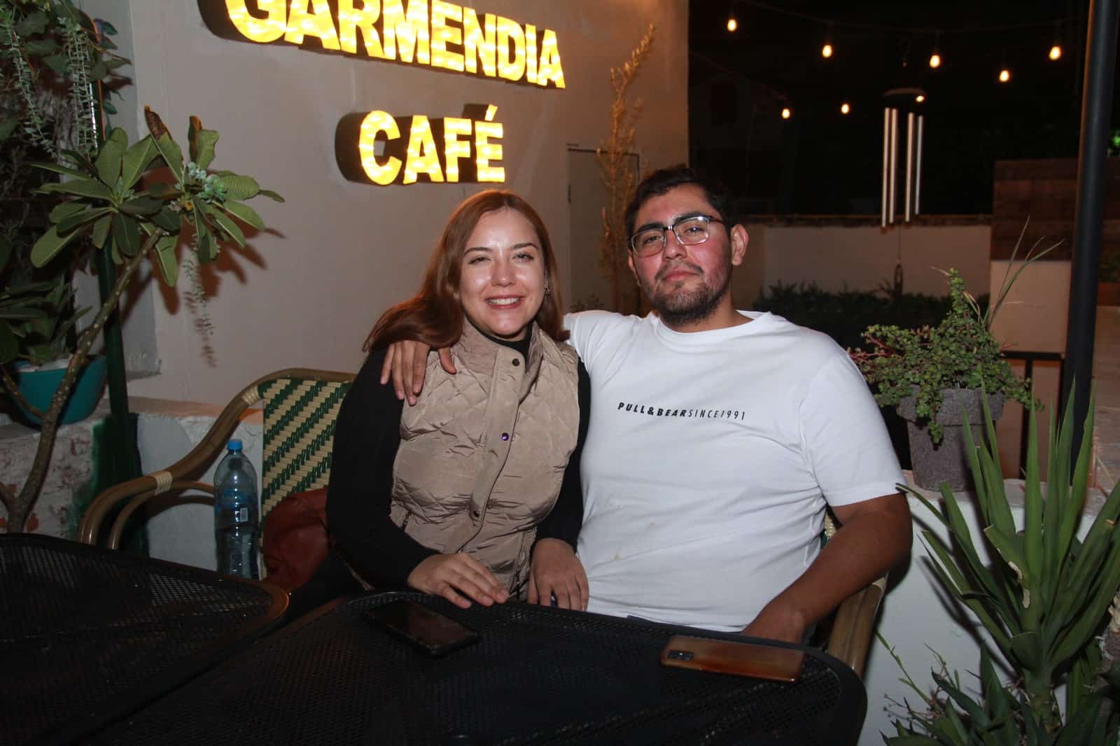 Amena convivencia con amigos en Casa Garmendia, Café y Churrería