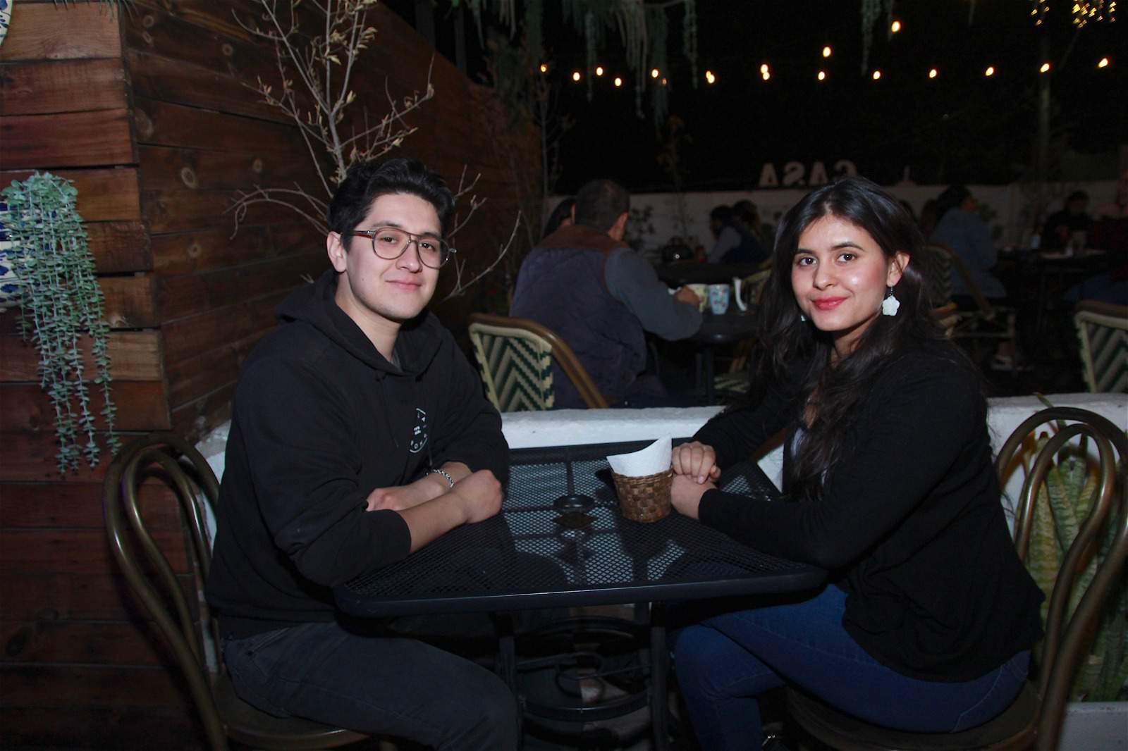 Amena convivencia con amigos en Casa Garmendia, Café y Churrería